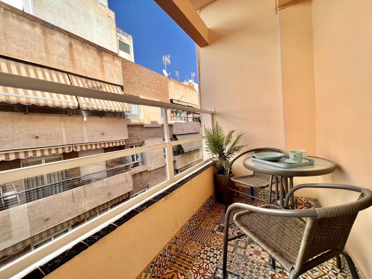 Downtown Apartment By United Renters Alicante Kültér fotó